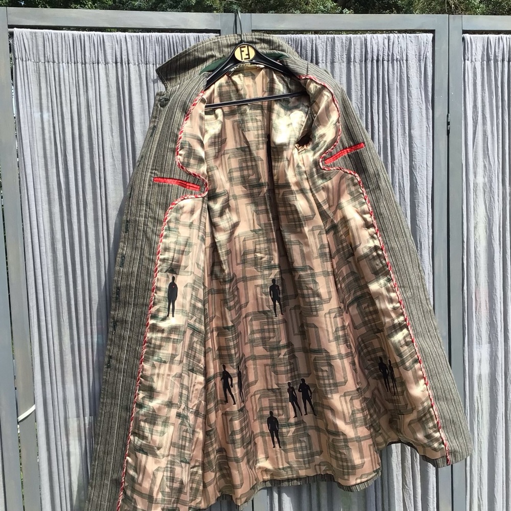 Real Runway Coat - Picture 2 of 16